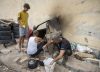 El 'oasis' de «libertad» de los chavales marroquíes en Ceuta: «Centros de menores, no; queremos libertad»