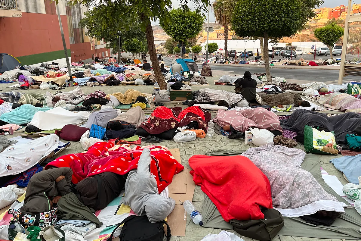 El Gobierno ultima más espacios en Ceuta para aumentar los triajes a migrantes: «El objetivo es avanzar en las devoluciones»