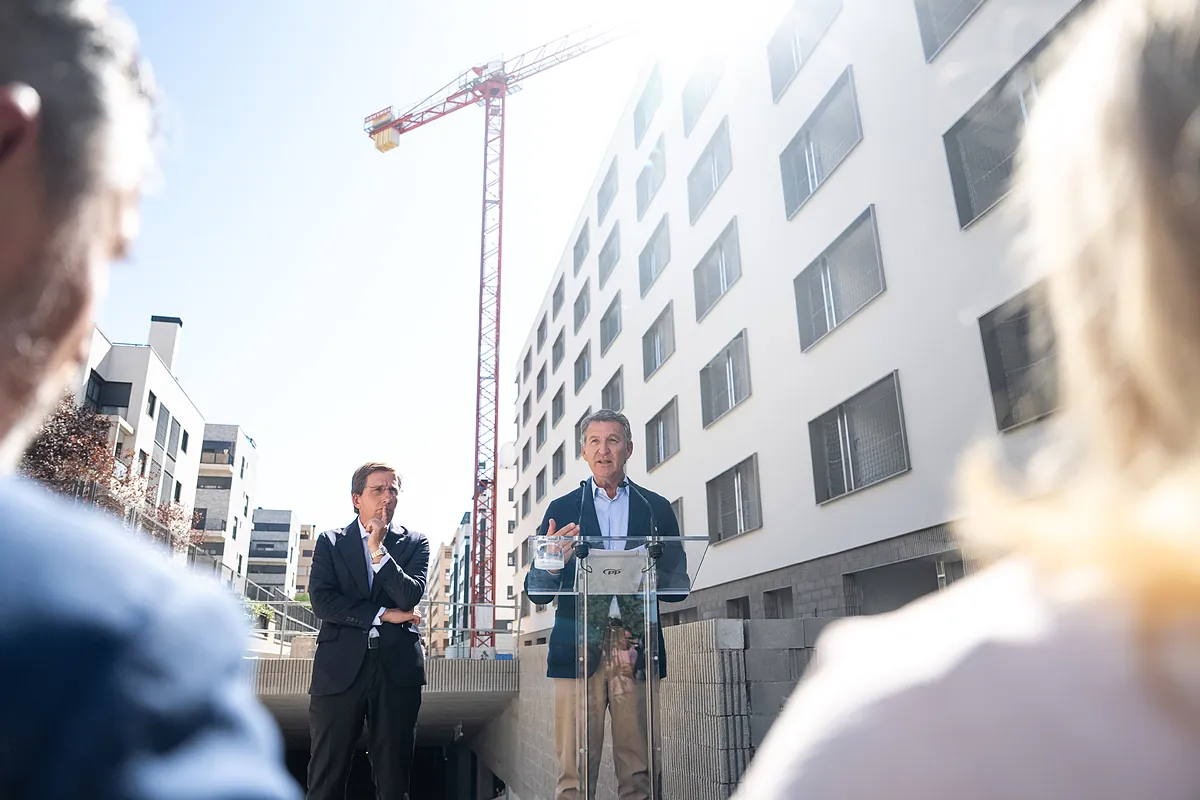 Feijóo 'lanza' un plan de vivienda con un ahorro fiscal de hasta 26.000 euros para los jóvenes