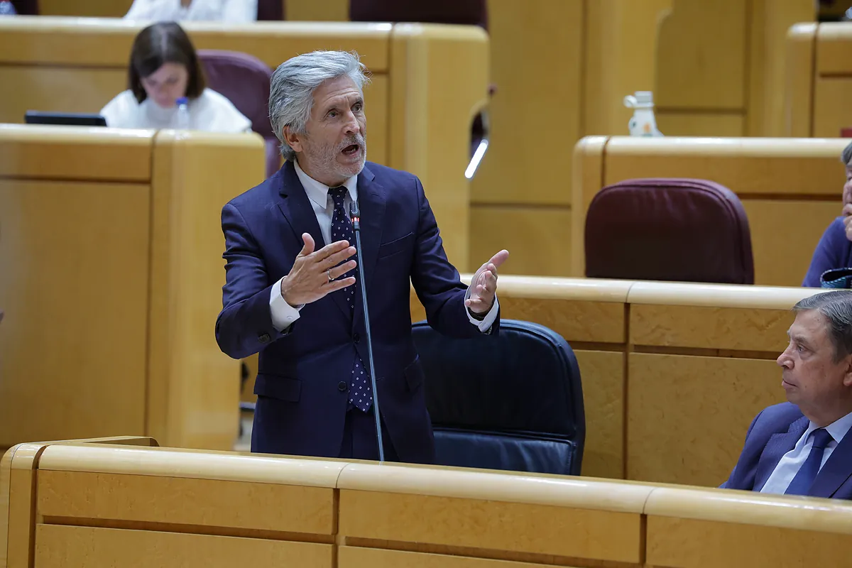 Choque frontal por Ceuta: El PP exige «devolver ya» a los inmigrantes; el PSOE les acusa de «alargar la crisis por votos» y los socios del Gobierno insisten en la tesis del «chantaje» marroquí