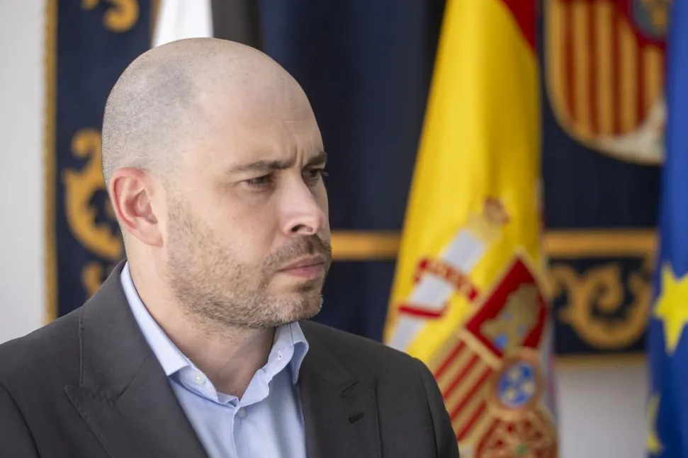 La Fiscalía pide aclarar si hubo «decisiones u omisiones» del delegado en Ceuta que «pudieron incidir» en la crisis