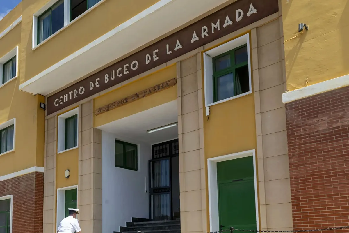 Ocho heridos en un accidente en el centro de buceo de la Armada en Cartagena (Murcia)