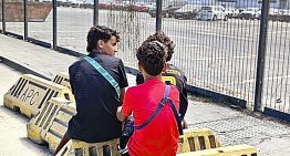 La pulsera de color que marca dos mundos en Ceuta y un pánico común: «Si vuelven a Marruecos, no los van a recibir con flores»