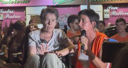 La Policía comienza el desalojo de Maricarmen, la vecina de 87 años de Retiro a la que desahucian de su casa después de siete décadas