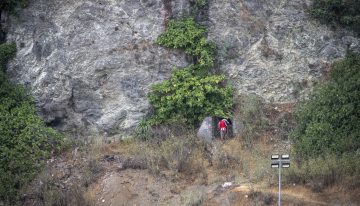 Un incendio en unas galerías subterráneas de Ceuta destapa un asentamiento de inmigrantes al que EL MUNDO accedió en agosto