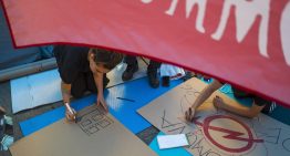 La acampada de Sol decidirá esta tarde si permanece en la plaza: «Estamos echando un pulso histórico al Gobierno»