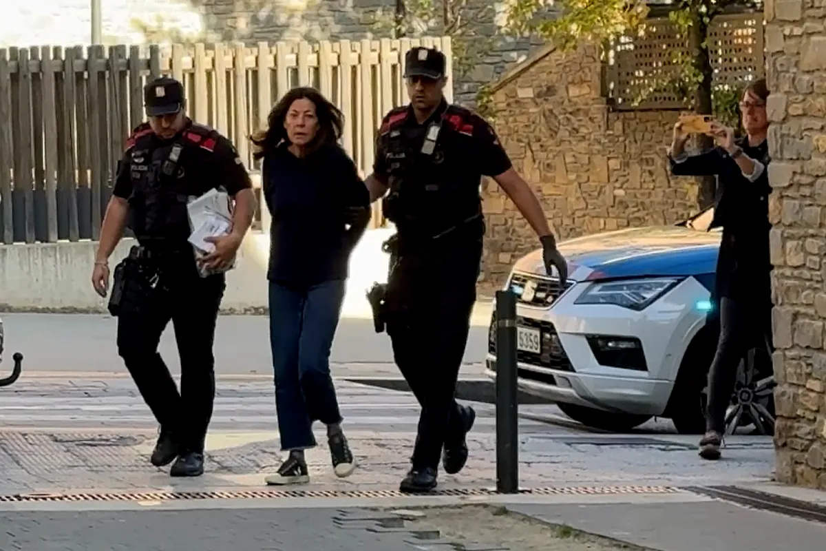 «Heridas compatibles con empleo de fuerza externa»: el auto judicial sobre la muerte de Juanpere sostiene que su pareja cometió homicidio por omisión o acción