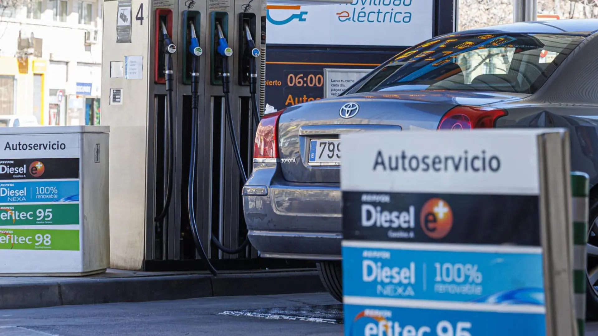 El descuento del diésel sube a 20 céntimos el litro en plena escalada de petróleo e inflación