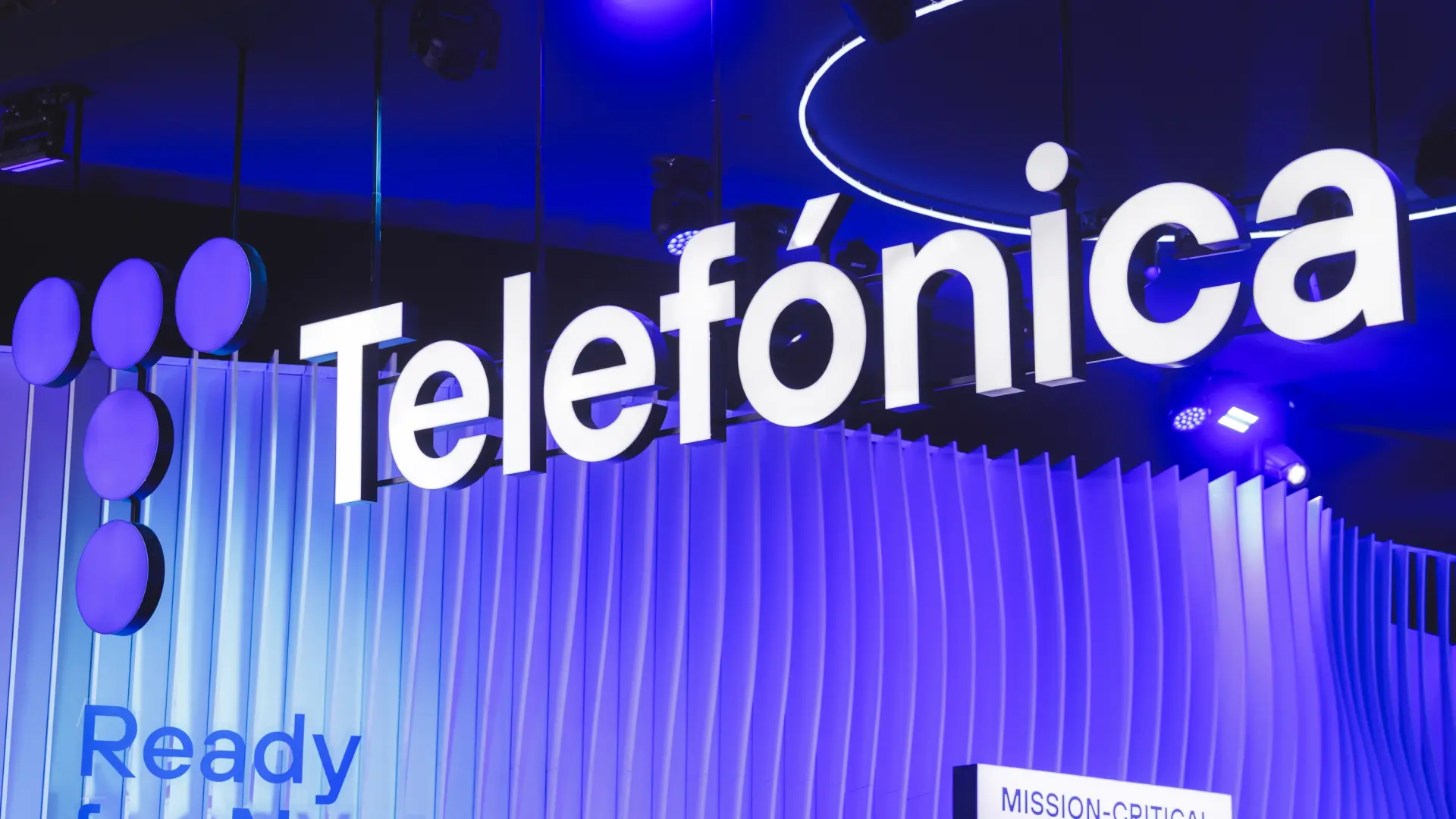 Telefónica amplía su alianza con DAZN: alcanza un acuerdo para seguir emitiendo los partidos de LaLiga por 1.650 millones