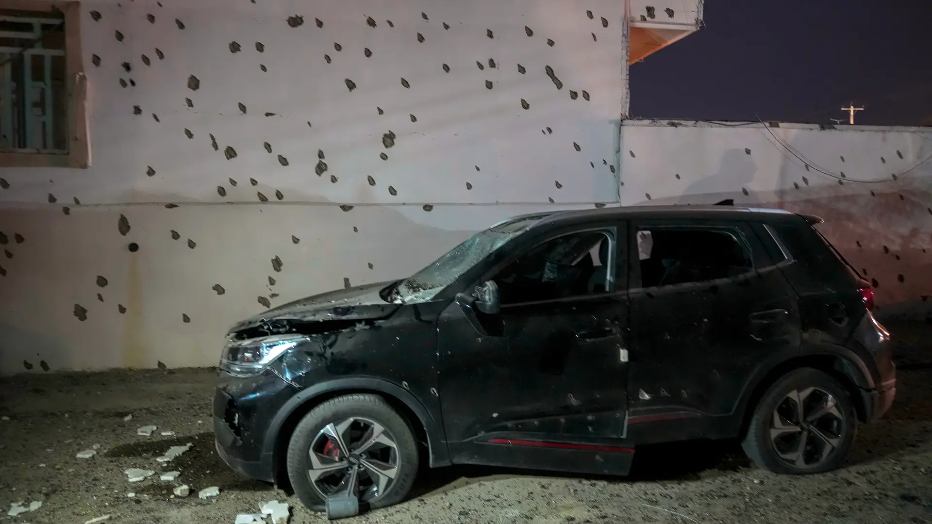 Al menos 11 muertos, cuatro de ellos durante la celebración de una boda, y 58 heridos en la segunda noche de ataques de EEUU a Irán