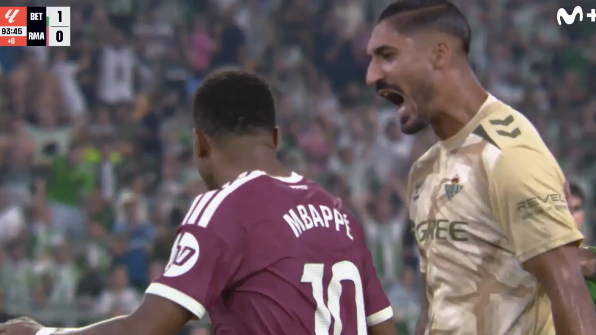 El gesto de Álvaro Valles ante Kylian Mbappé tras pararle el penalti: lo celebra en su cara y manda callar a Jude Bellingham