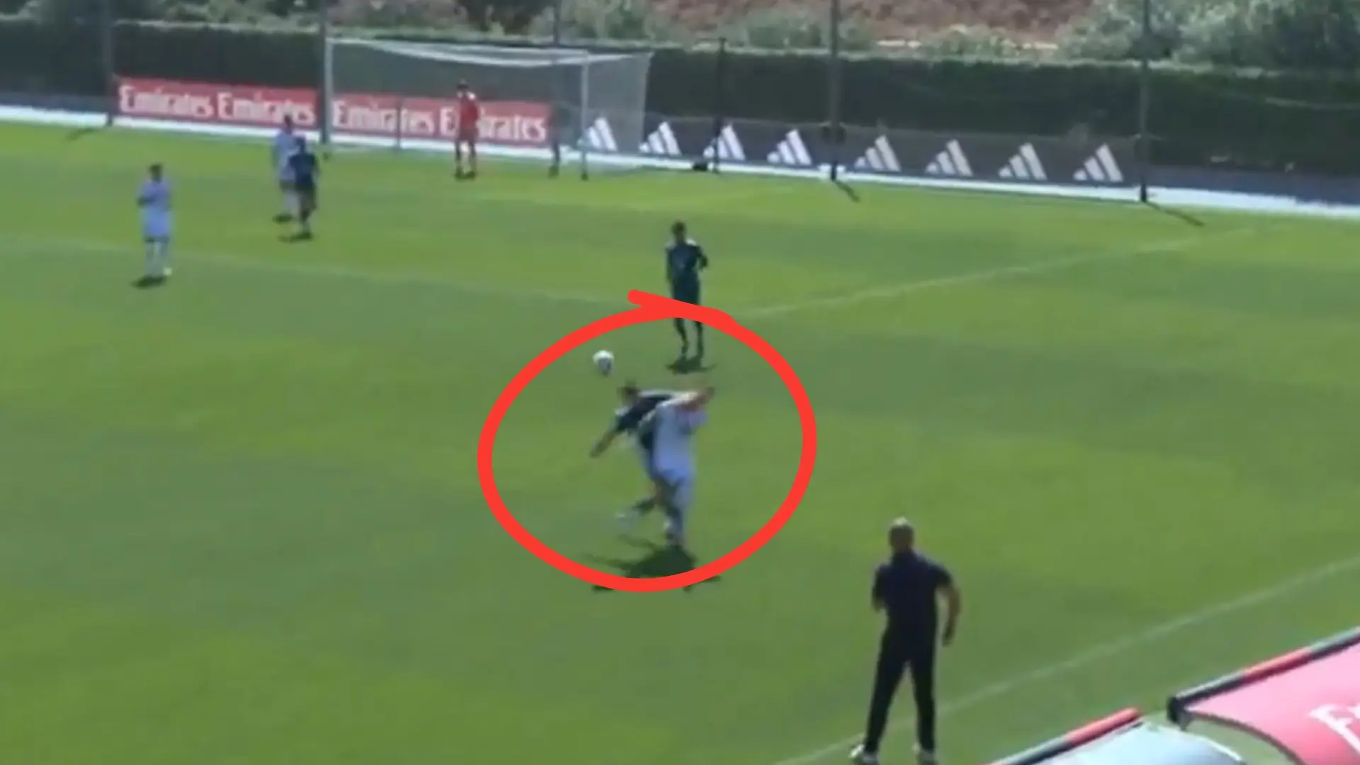 Un brutal codazo en la cara de Gabri Valero, canterano del Real Madrid, se salda con tarjeta amarilla
