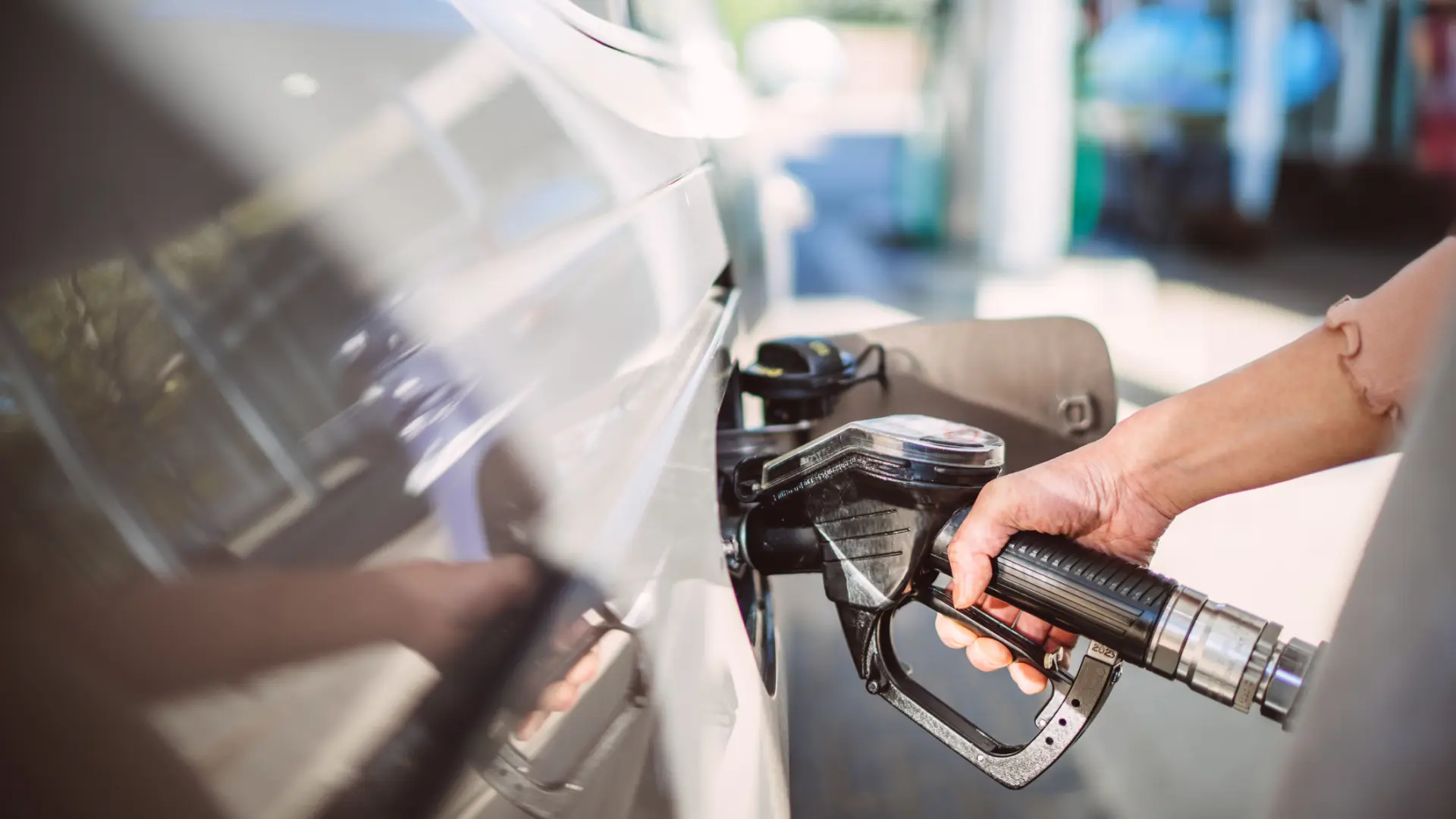El diésel se dispara mucho más que el petróleo y aviva el temor a otra crisis energética en otoño
