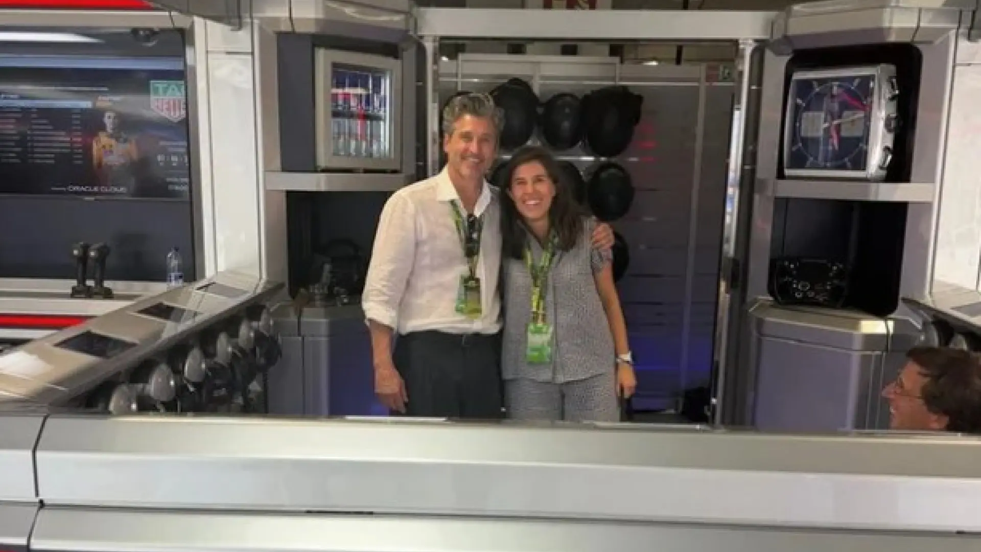 La comentada reacción de Almeida al posado de su mujer, Teresa Urquijo, con Patrick Dempsey en Madring: «No puedo competir…»