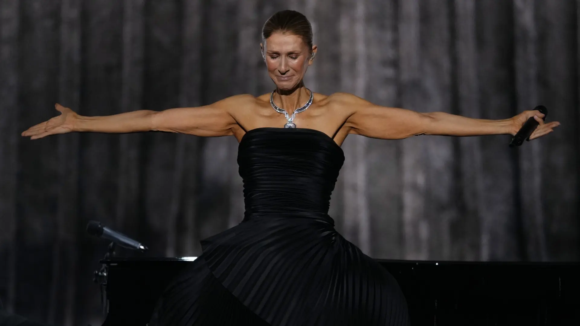 El Síndrome de la Persona Rígida o los 6 años de enfermedad y silencio de Celine Dion: «He aprendido a vivir con fragilidad»