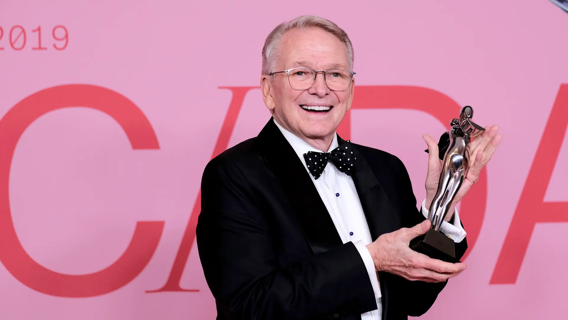 Muere Bob Mackie, el diseñador de las estrellas y creador del icónico 'vestido desnudo' de Marilyn Monroe