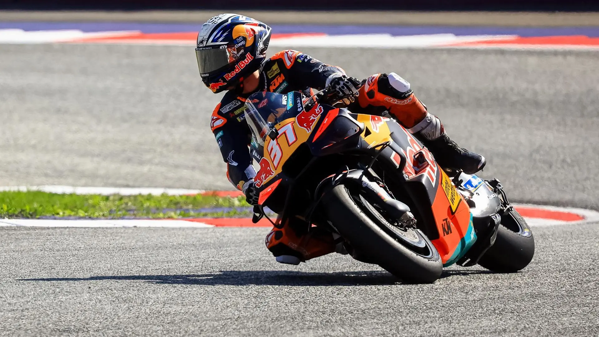 Acosta logra su primera victoria en MotoGP en Austria: Jorge Martín mantiene el liderato ante Marc Márquez