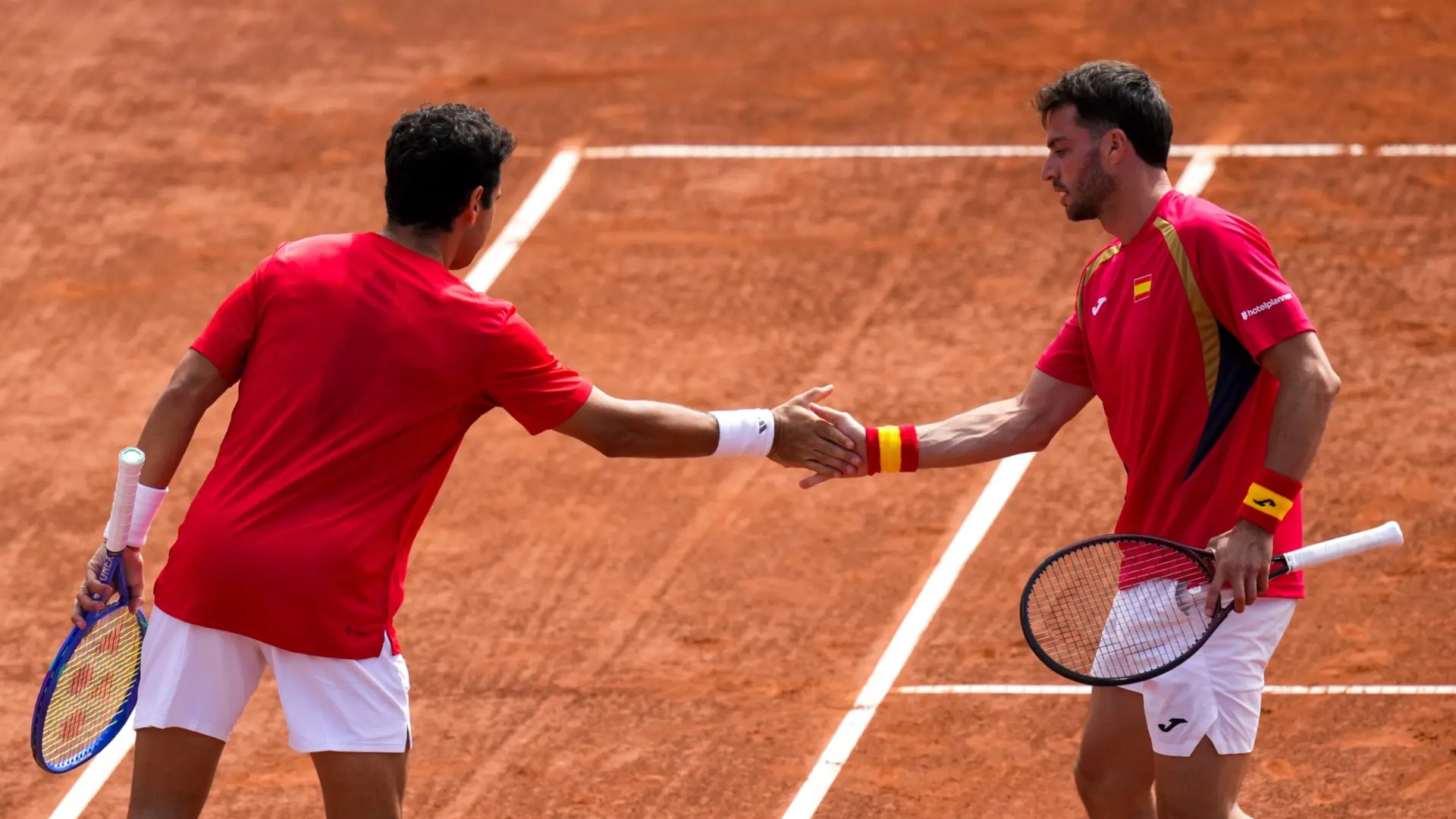 Jaume Munar y Pedro Martínez sellan el billete de España a la Final a 8 de la Copa Davis