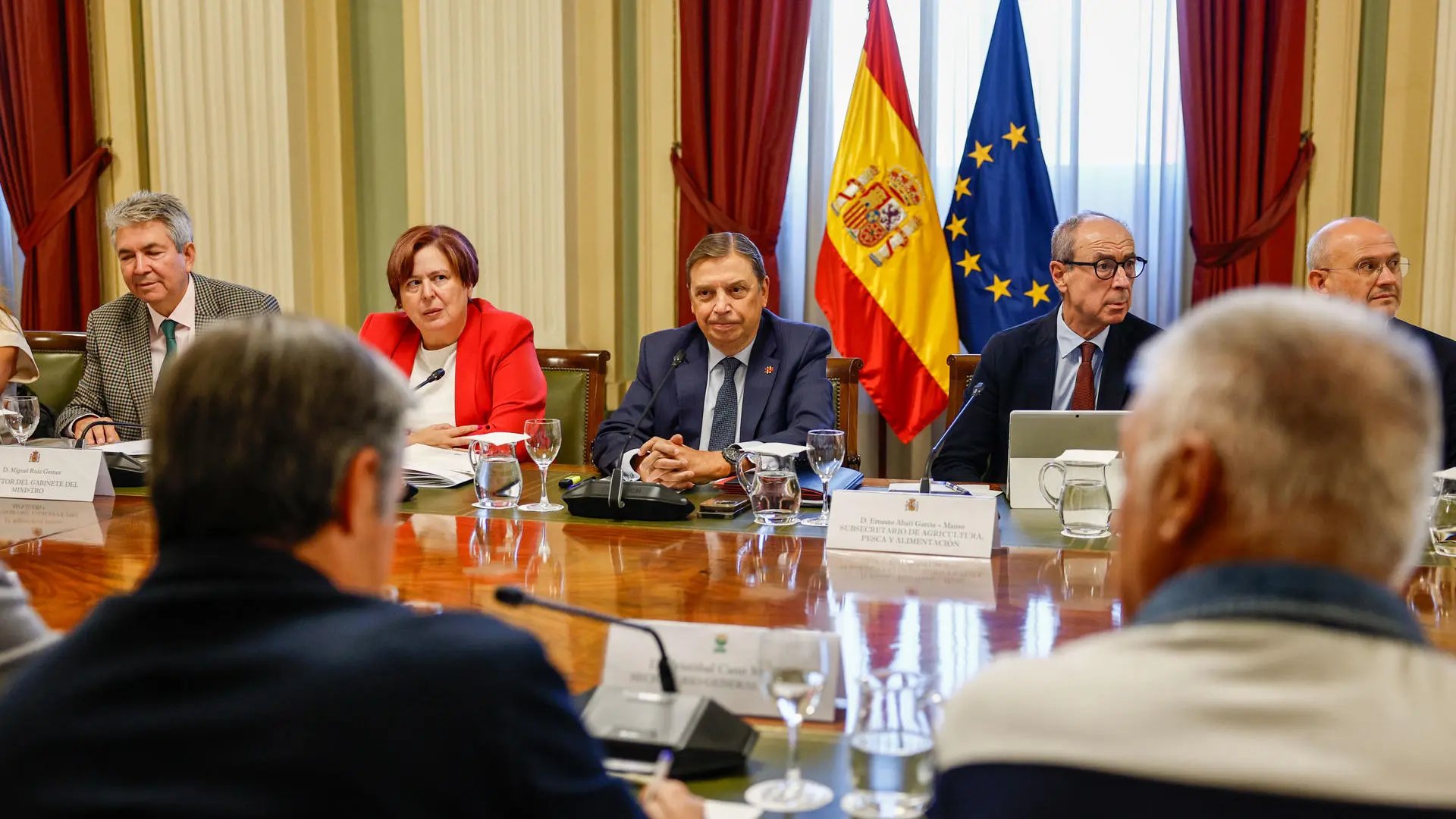 El Gobierno prolongará las ayudas al gasóleo agrícola hasta 2027 y se abre a elevarlas más allá de los 20 céntimos por litro actuales