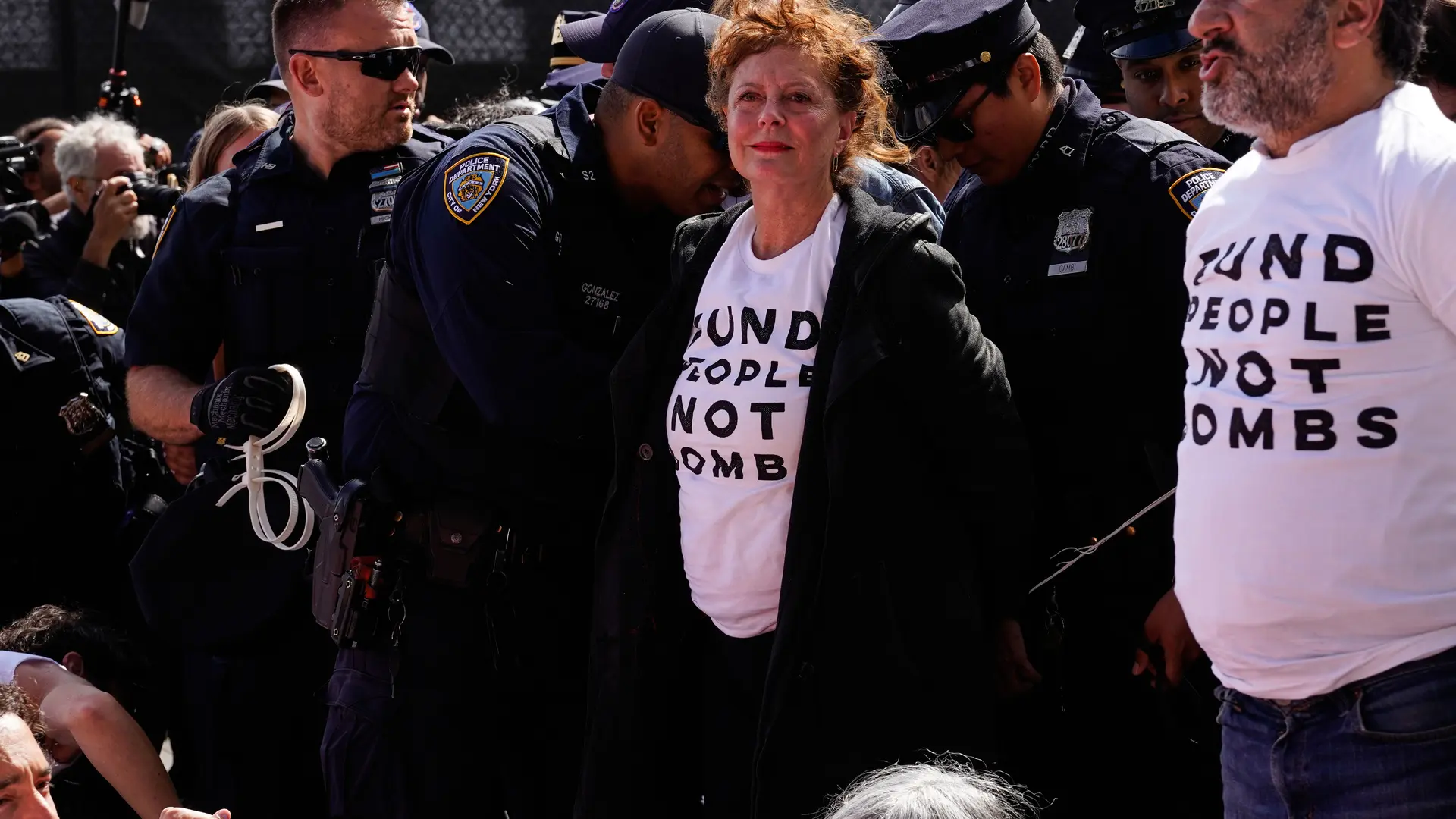 Detienen a Susan Sarandon y Hannah Einbinder durante una protesta propalestina en Nueva York