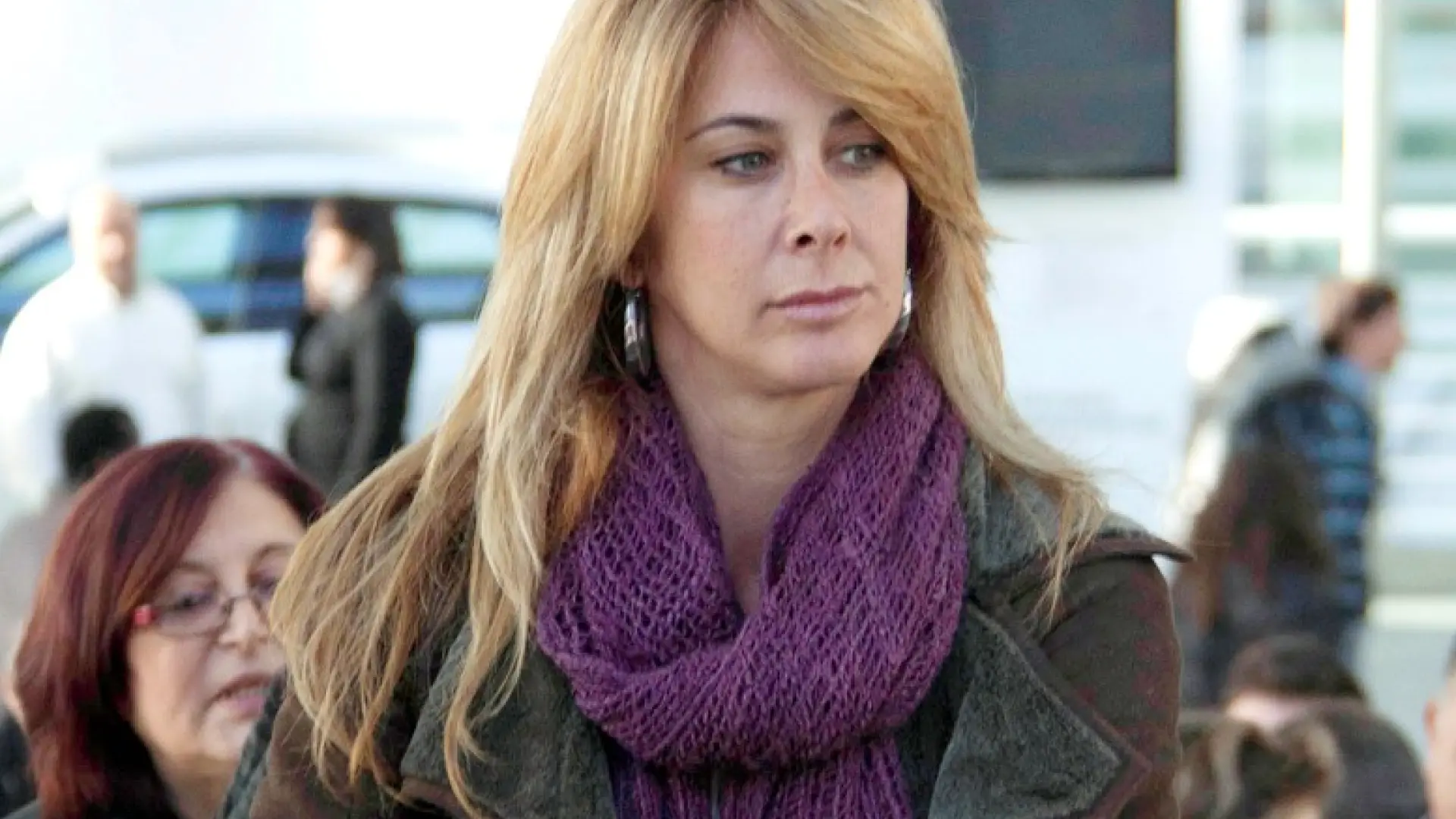 Carmen Janeiro reaparece tras diez años, en plena guerra familiar y con nuevo 'look': «Niguna mujer debería…»