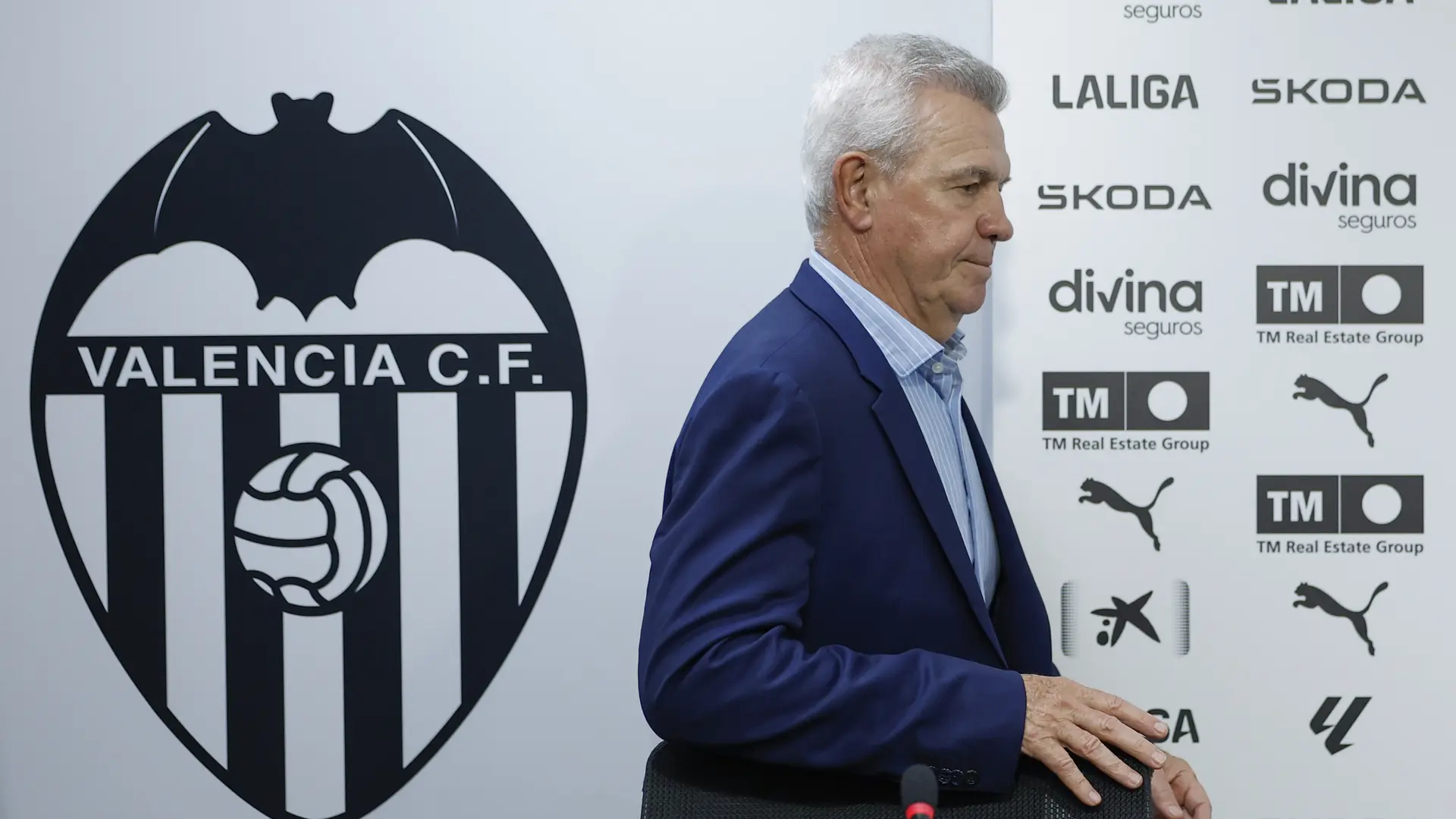 Javier Aguirre, en su presentación con el Valencia: «No podía decir que no, tiene una afición brutal, vine de rival y te acojonas»