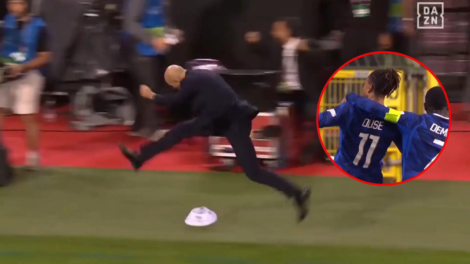 Zidane, como un loco en la banda: la viral celebración de Zinedine por el golazo de Olise en los últimos minutos contra Bélgica