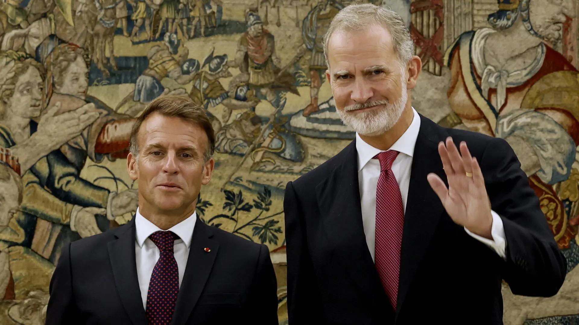 Macron reclama en su primer día en España una IA europea soberana para no perder el control tecnológico