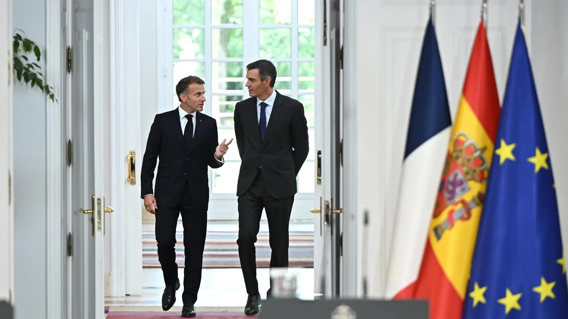 Macron se solidariza con Sánchez por Ceuta, pero le pide lo mismo que todos los socios: que aplique el pacto migratorio europeo