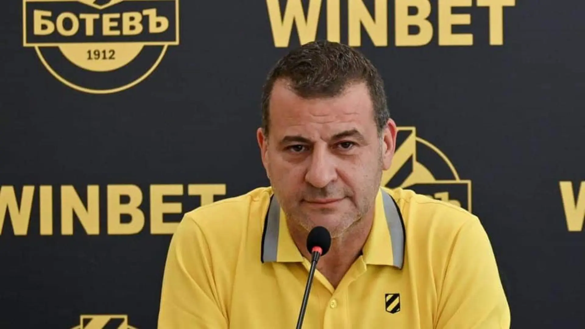 Asesinan a tiros al magnate propietario de un club búlgaro de fútbol