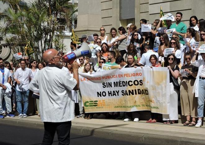 Los médicos barajan ir al paro indefinido a mediados de octubre: «No vamos a parar, estemos el tiempo que estemos»