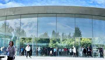 Apple Intelligence llega a los iPhone, pero varios quedan fuera; ¿tu equipo seguirá recibiendo actualizaciones?