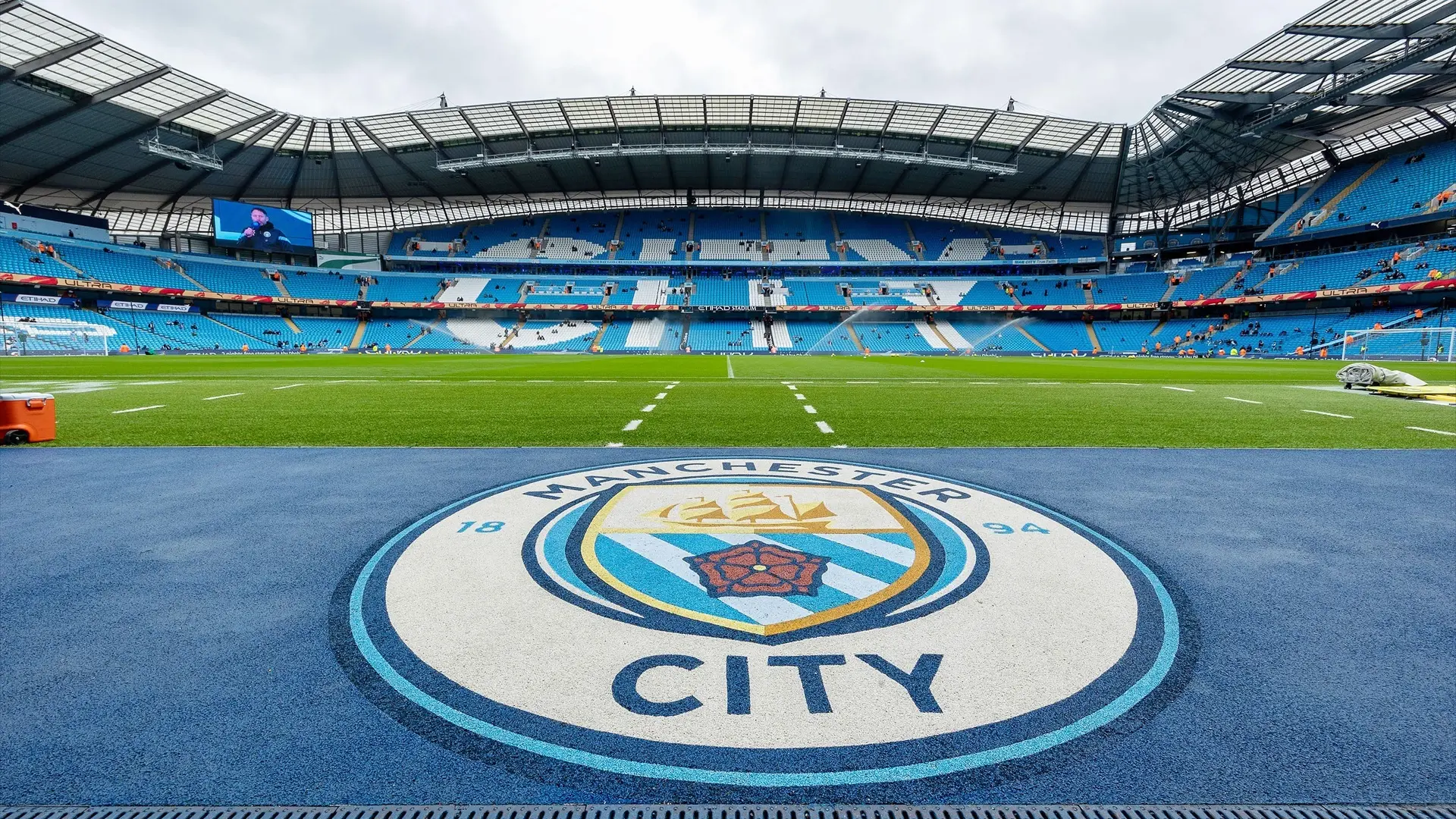El Manchester City, culpable de más de 100 cargos relacionados por el incumplimiento de las normas financieras de la Premier League