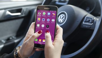 ¿Tu teléfono te escucha? Esta función de Google puede guardar tus grabaciones de voz