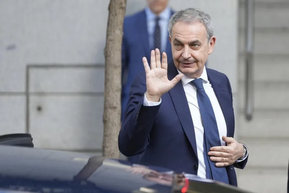 Zapatero, en un callejón sin salida con las joyas: o admite la malversación o que mintió al juez sobre su origen