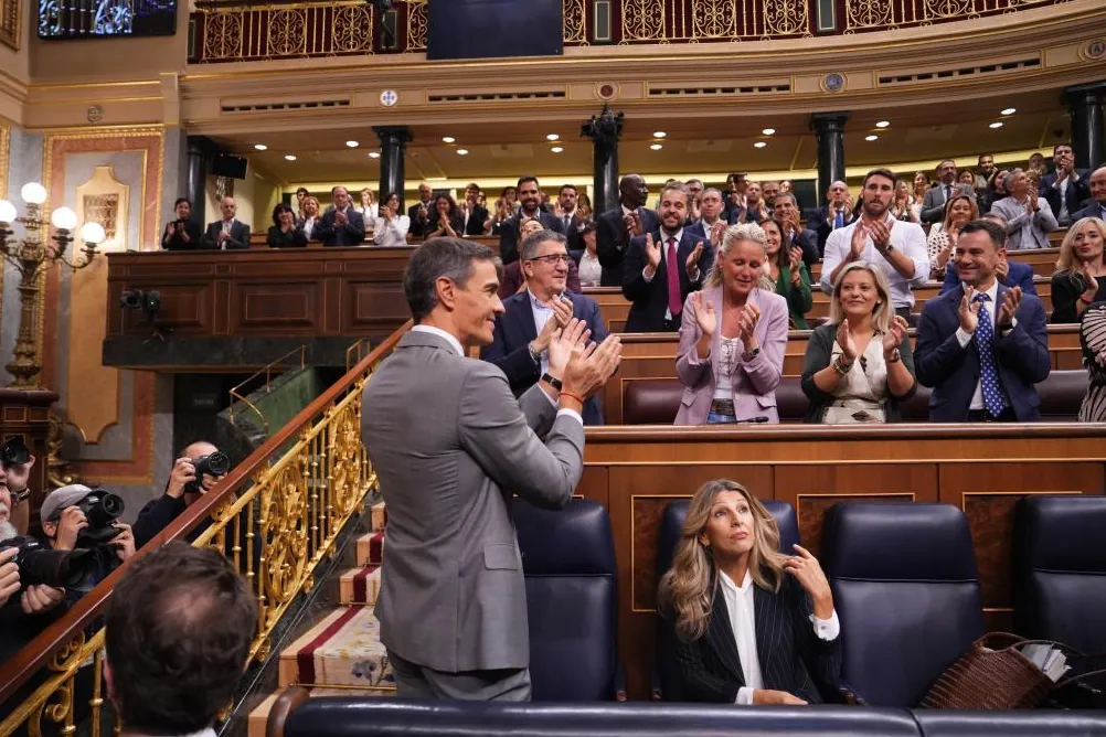 El PSOE espera el adelanto electoral inminente con un objetivo realista: evitar el batacazo aunque gobiernen PP y Vox