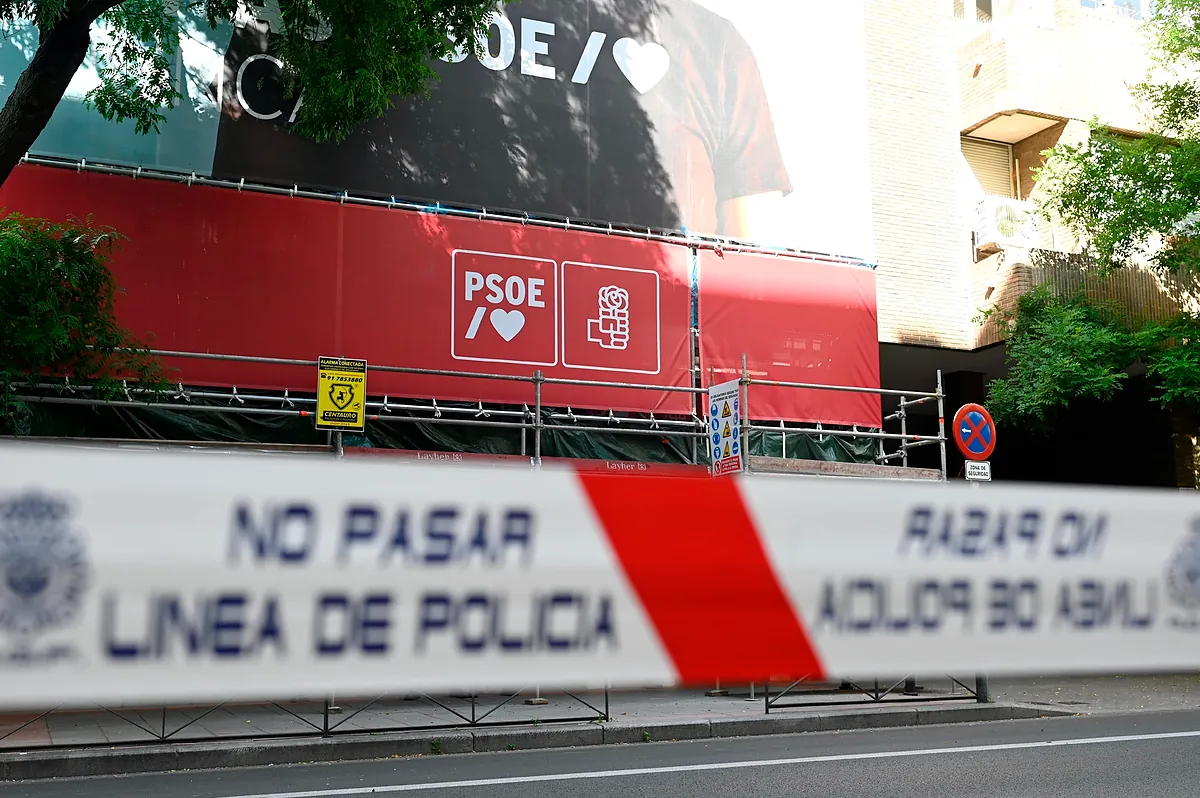 'Caso Cloacas': Pedraz reclama al PSOE datos de todos los abogados que ha contratado e imputa a Nervis Villalobos por lograr la nacionalidad con documentos falsos