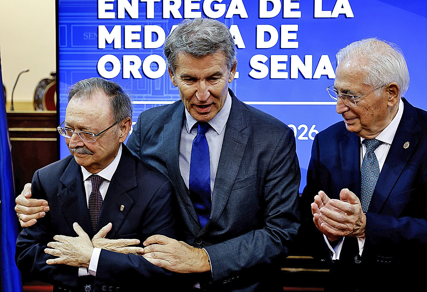 Juan Jesús Vivas y Juan José Imbroda, junto a Alberto Núñez Feijóo.