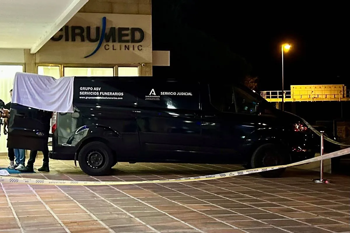 Matan a un cirujano plástico de 57 años de varios disparos en la cabeza dentro de su clínica de Marbella