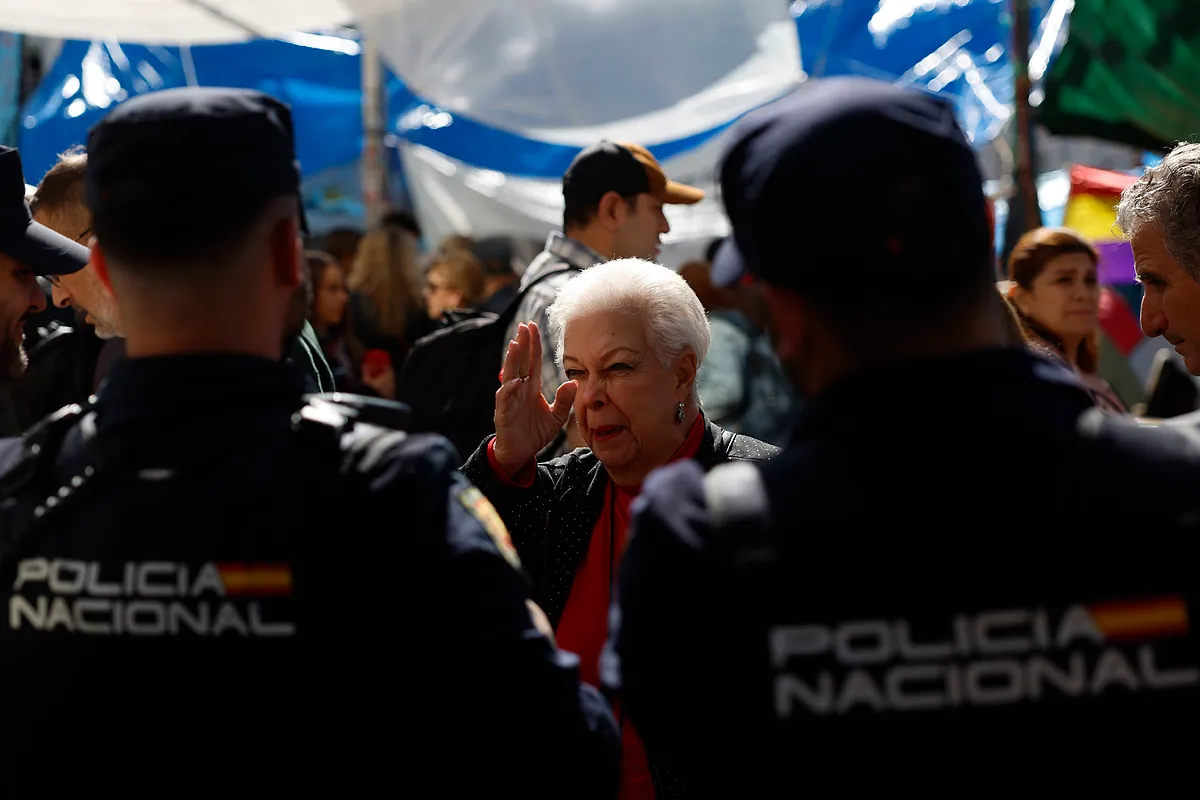La Policía monitoriza a grupos radicales tras tres semanas de protestas en la Puerta del Sol por la vivienda