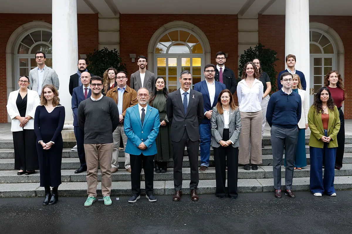 Sánchez acuerda con estudiantes y rectores obligar a los campus a facilitar ayuda psicológica y vivienda a los alumnos: promete 2.000 plazas en residencias