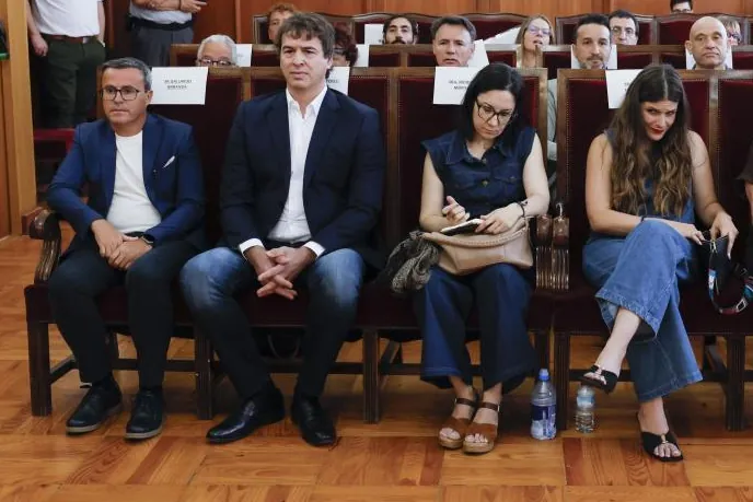 El Tribunal de Cuentas abre diligencias para la recuperación de 400.000 euros pagados irregularmente al hermano de Sánchez y su amigo en Badajoz