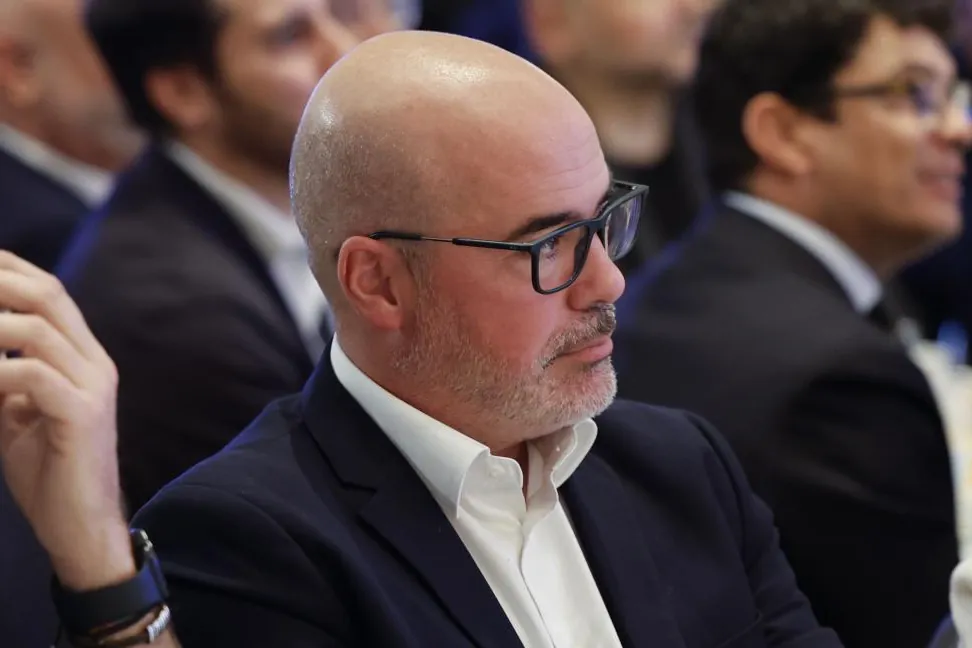 El delegado del Gobierno en Madrid dimite tras la acampada de Sol y no ser incluido en las listas electorales del PSOE: «Nos han puesto palos en las ruedas»