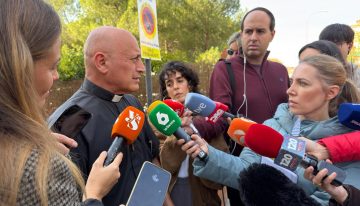 El epicentro de «la esperanza» por las víctimas en el Centro Parroquial de Toledo: «Que no se 'caguen' en nadie, que no despotriquen, rezamos por ellos»