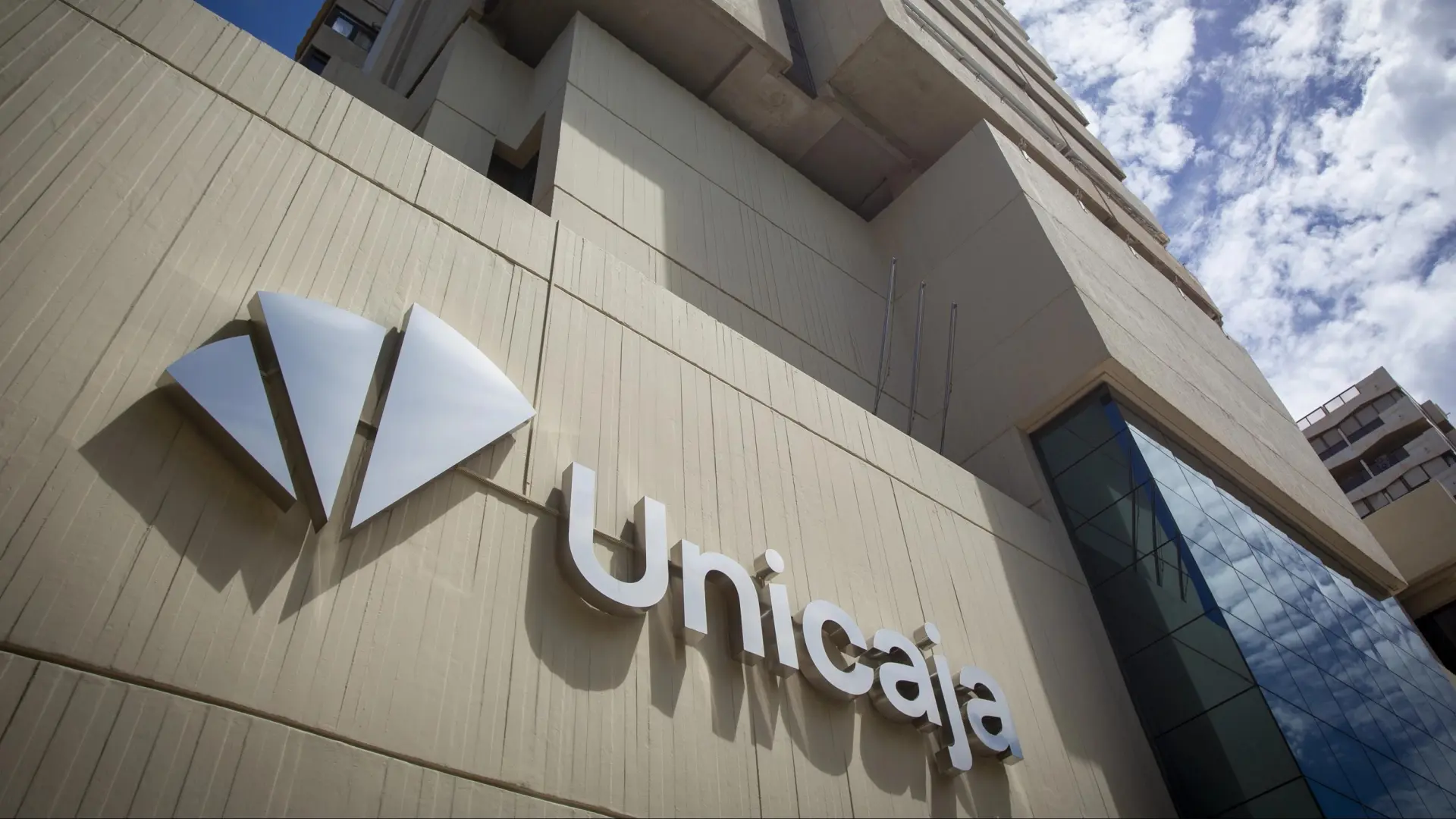 Unicaja sube la remuneración de su Cuenta Online para nuevos clientes