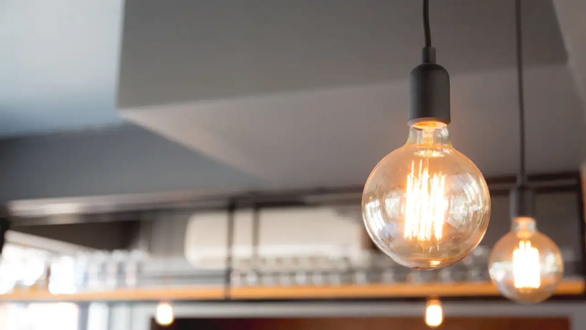 El precio de la luz se dispara por encima de los 200 euros/MWh por primera vez desde 2022