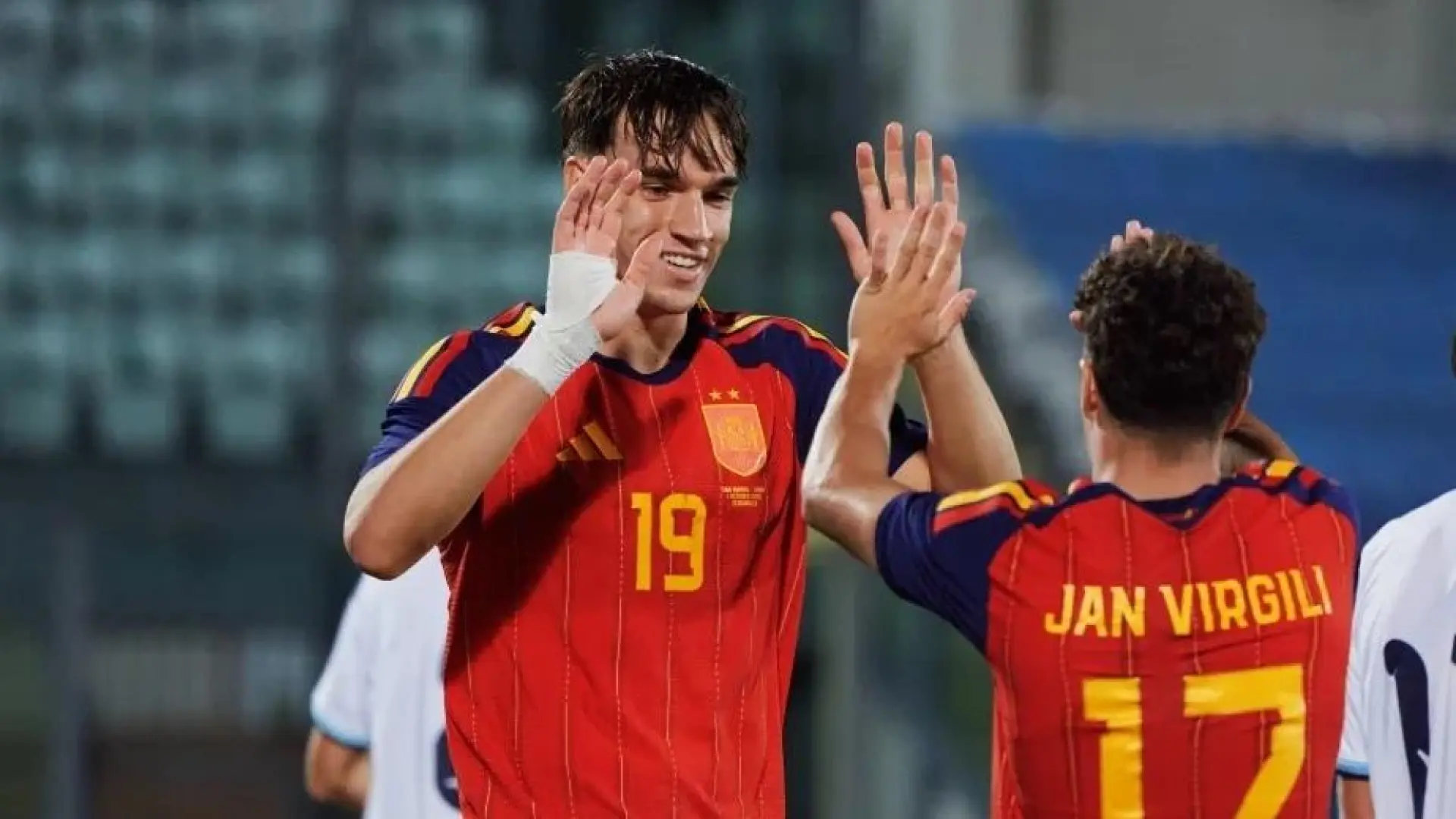 Carlos Espí firma una histórica 'manita' en su primera titularidad con la Sub-21