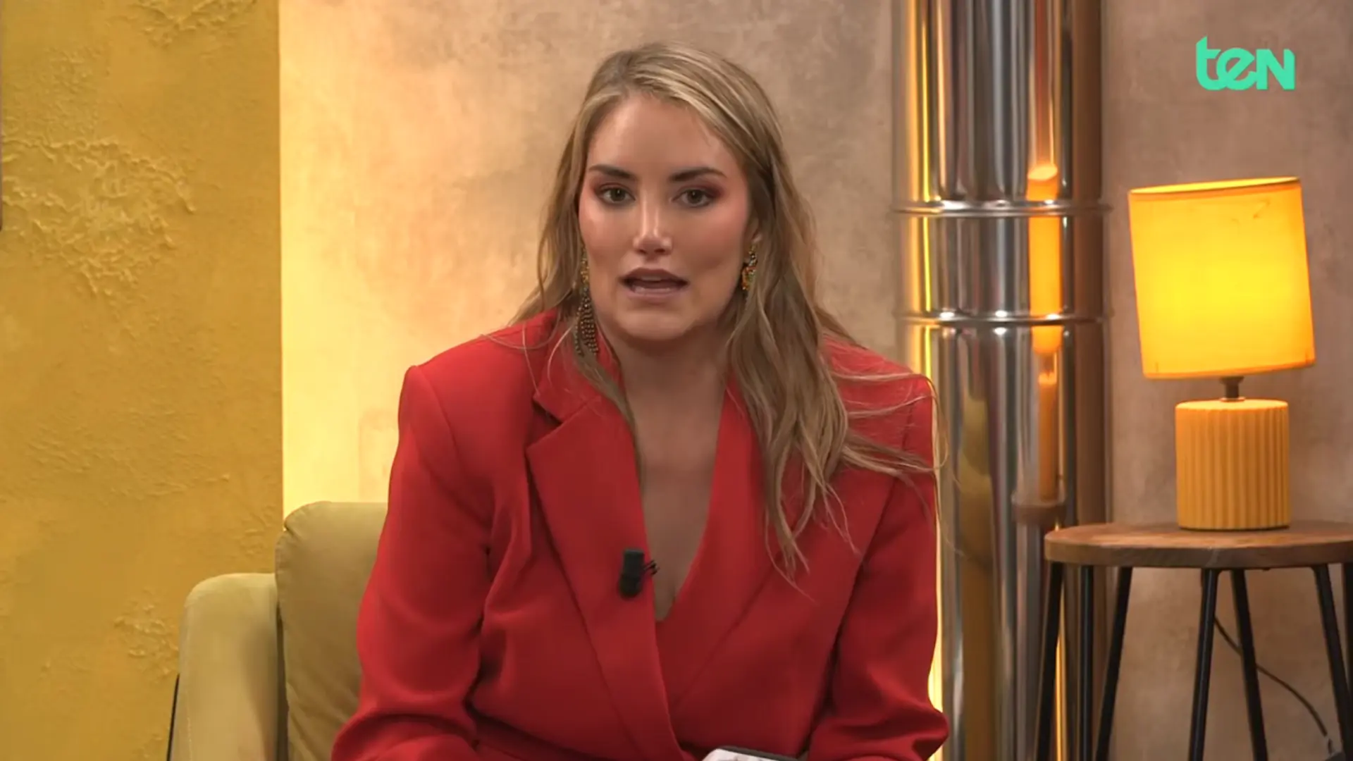 Alba Carrillo 'tira a matar' contra Feli López, Ana Obregón, Omar Montes, García Pelayo… «Todos los famosos me han perseguido a mí»