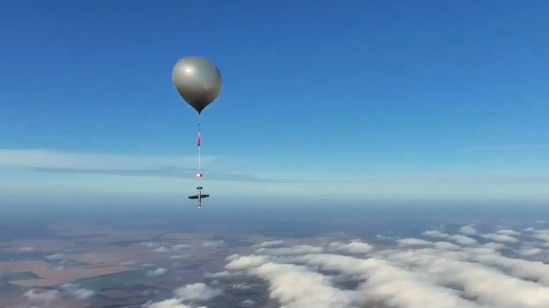 Globos aerostáticos contra la invasión de Putin: así los usa ahora Kiev para transportar drones equipados con terminales Starlink