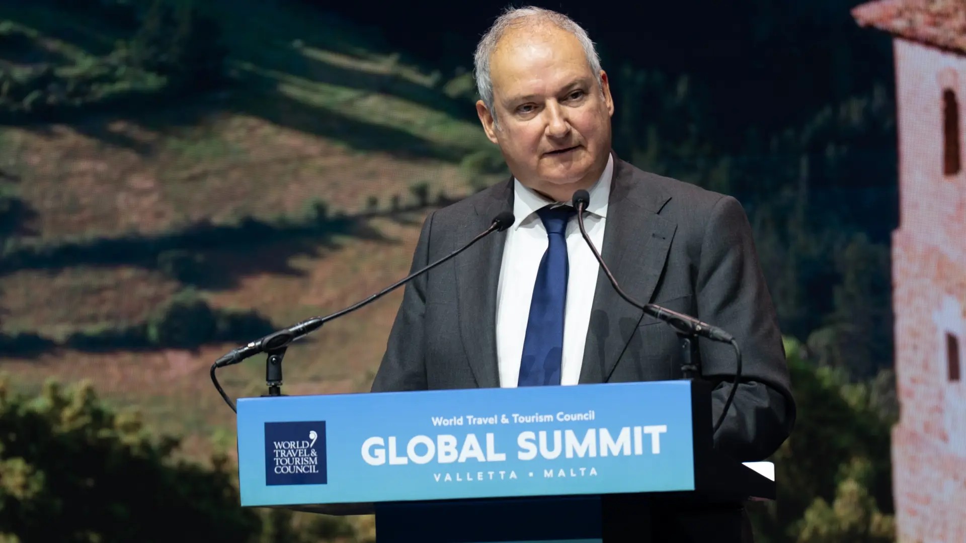 Hereu presume del turismo español ante los grandes hoteleros: «El crecimiento va donde hay política estable»